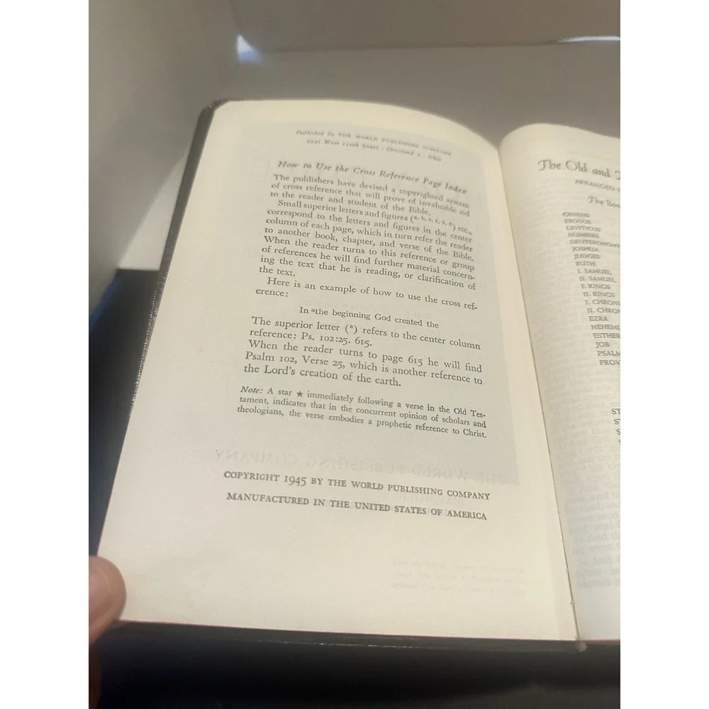 Holy‎ Bible Authorized King James Version World Publishing 1945, Red Letter Ed